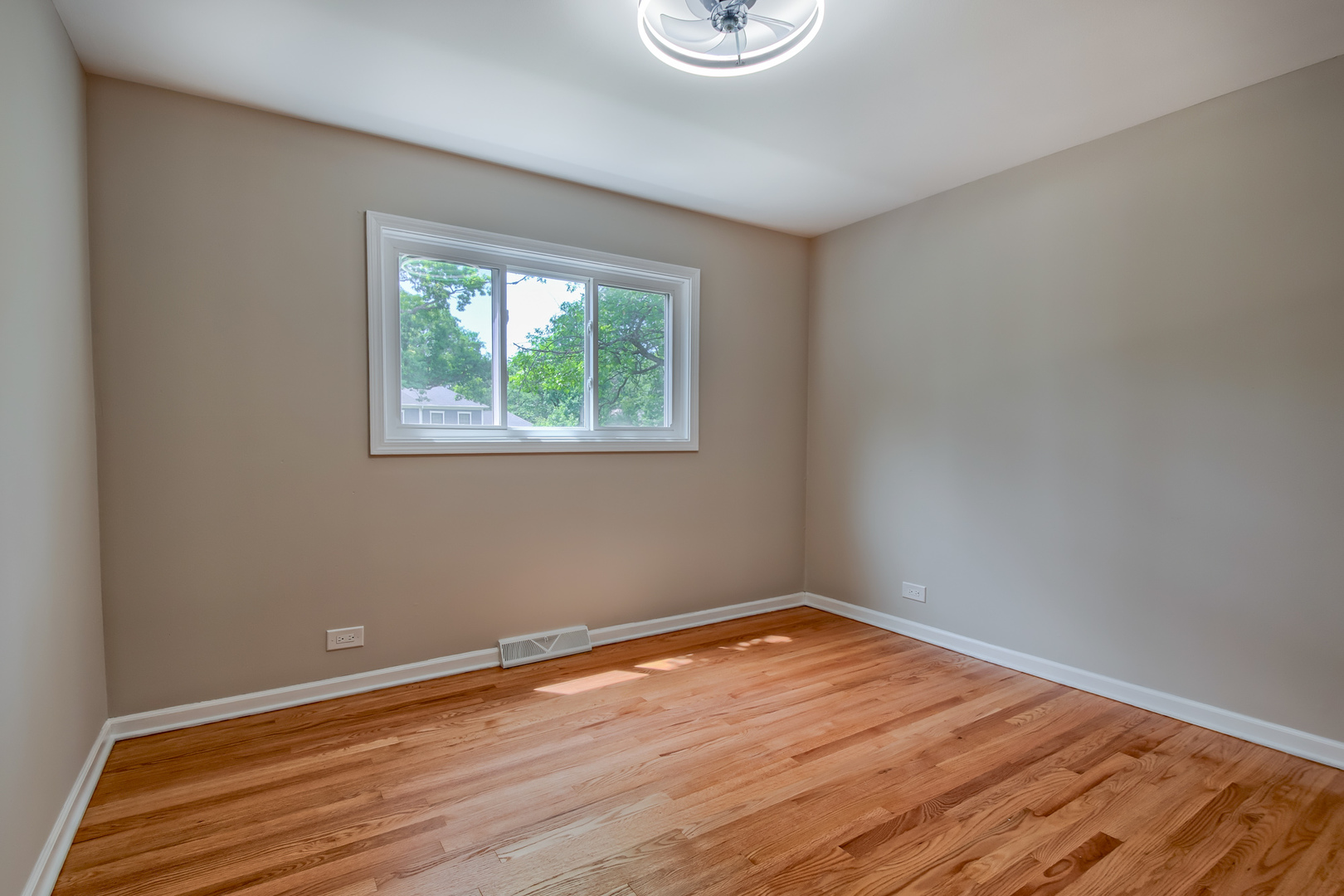 104 E Louis Avenue Property Photo 18