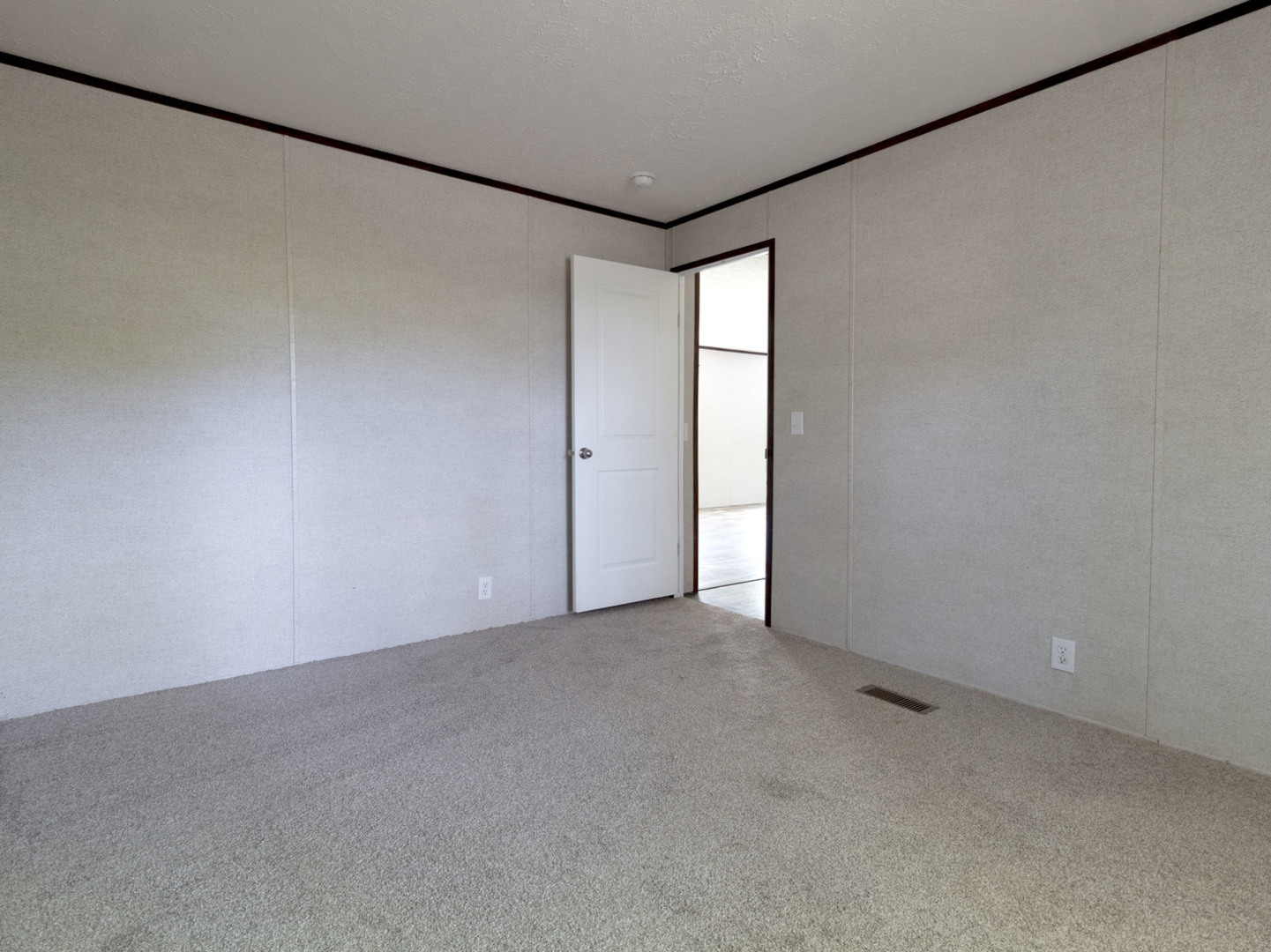 5450 Sand Ridge Road Property Photo 12