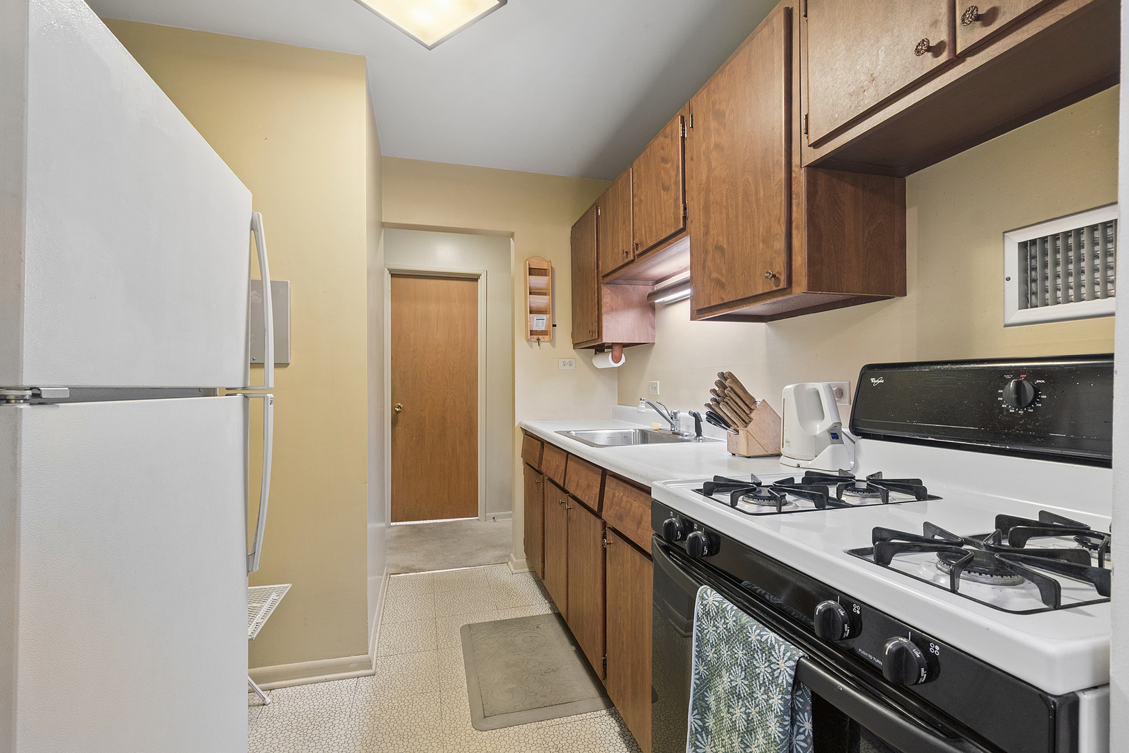 9840 S Pulaski Road 106 Property Photo 12