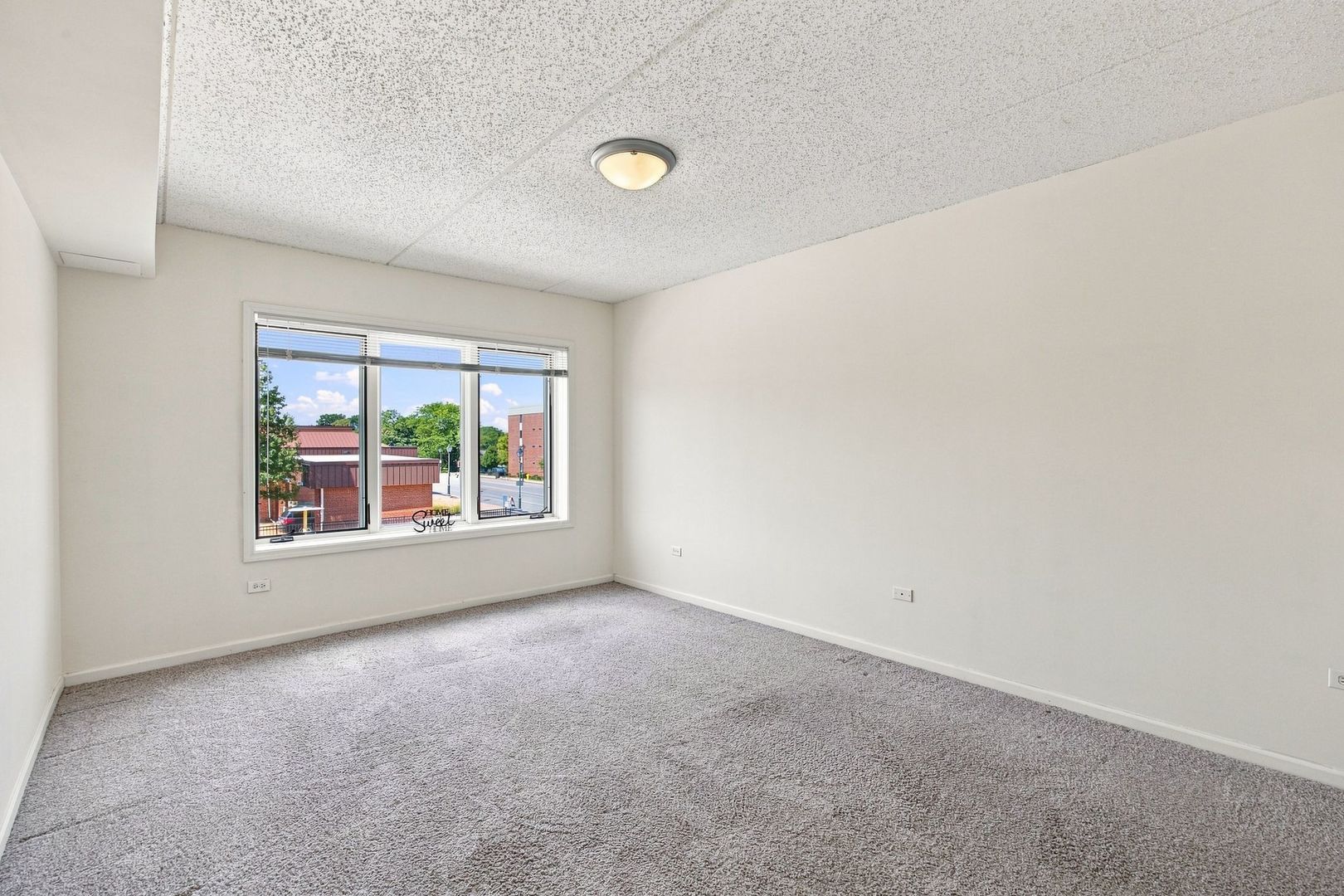 1 S Lincoln Avenue 203 Property Photo 14