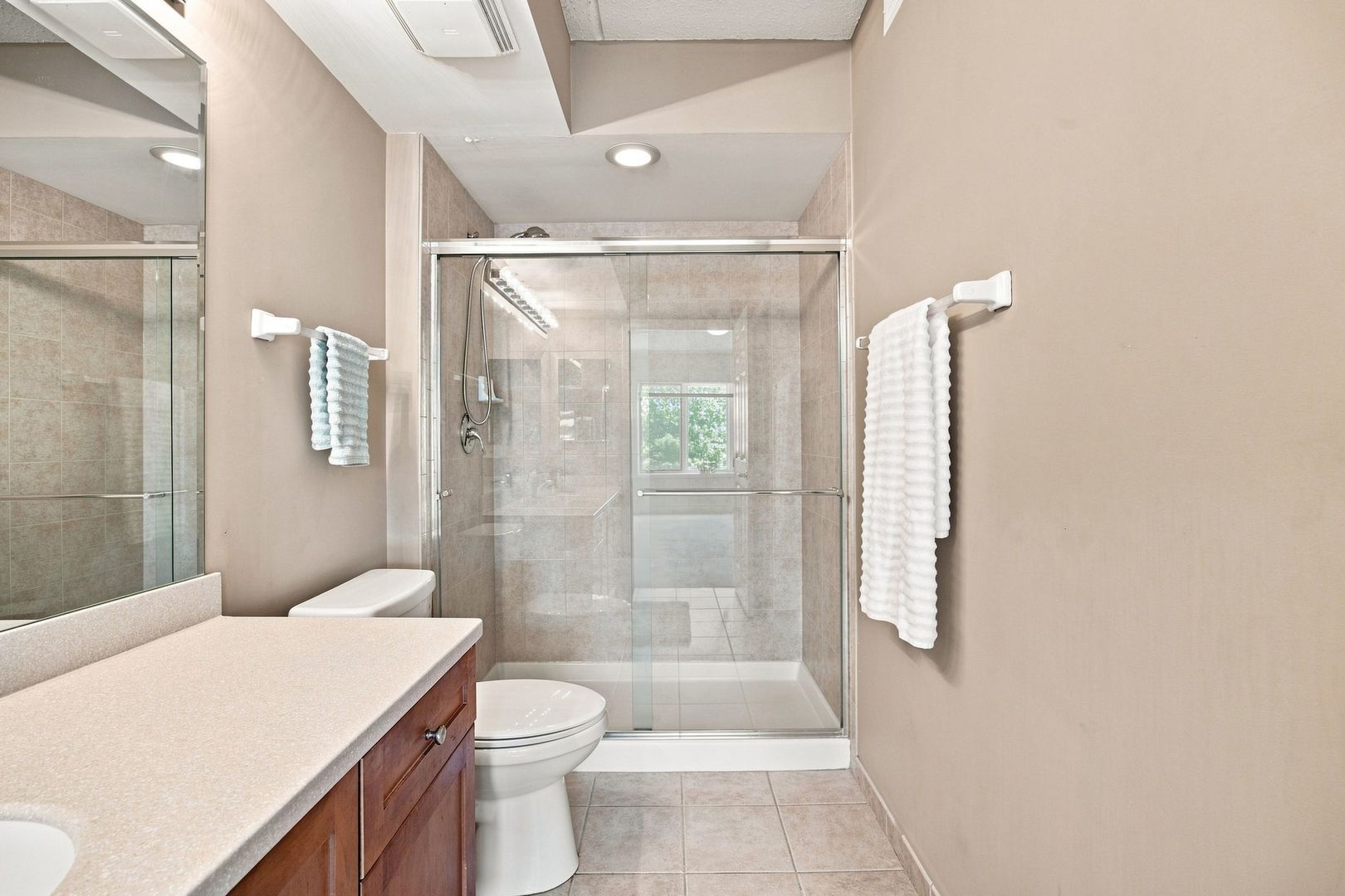 1 S Lincoln Avenue 203 Property Photo 16