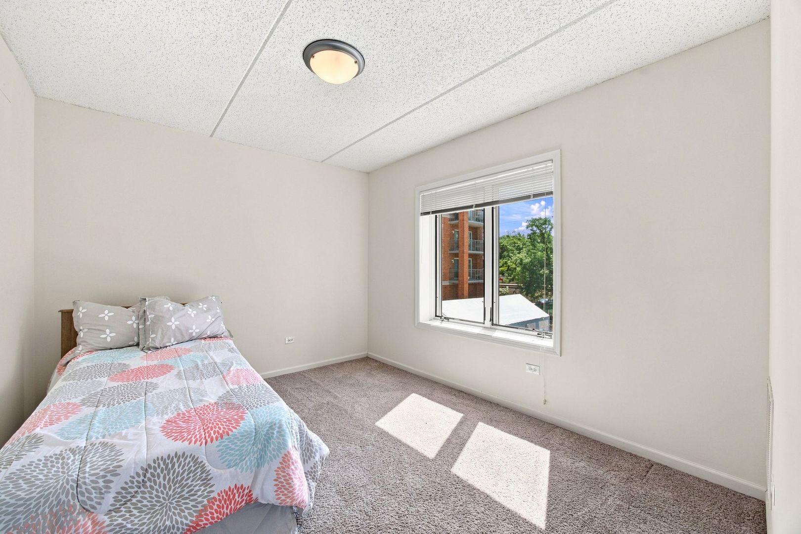 1 S Lincoln Avenue 203 Property Photo 17