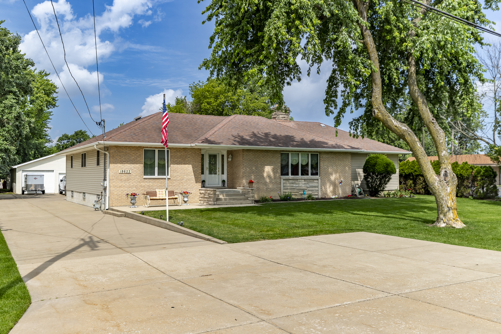 18622 Burnham Avenue Property Photo 2