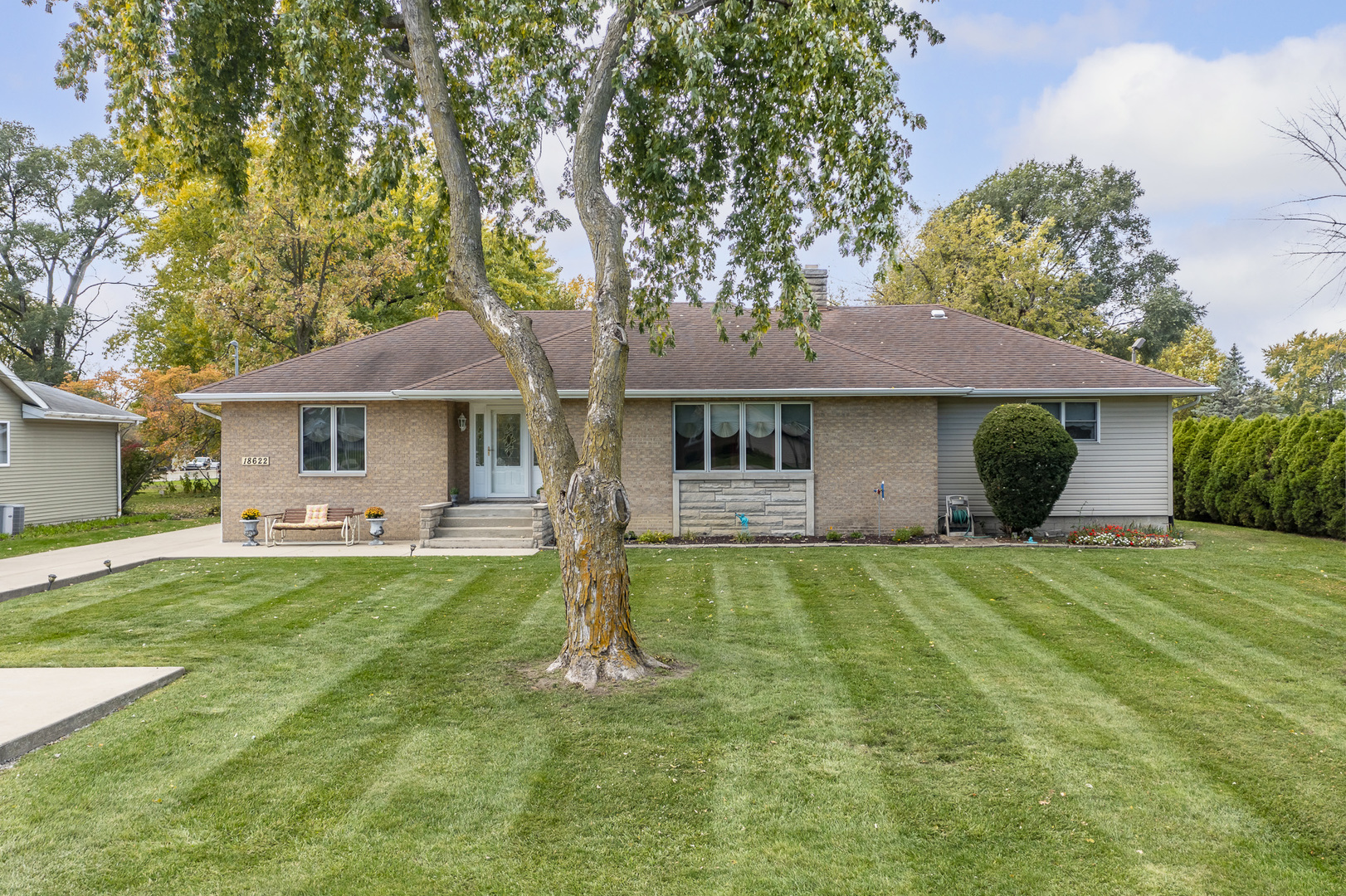 18622 Burnham Avenue Property Photo 4