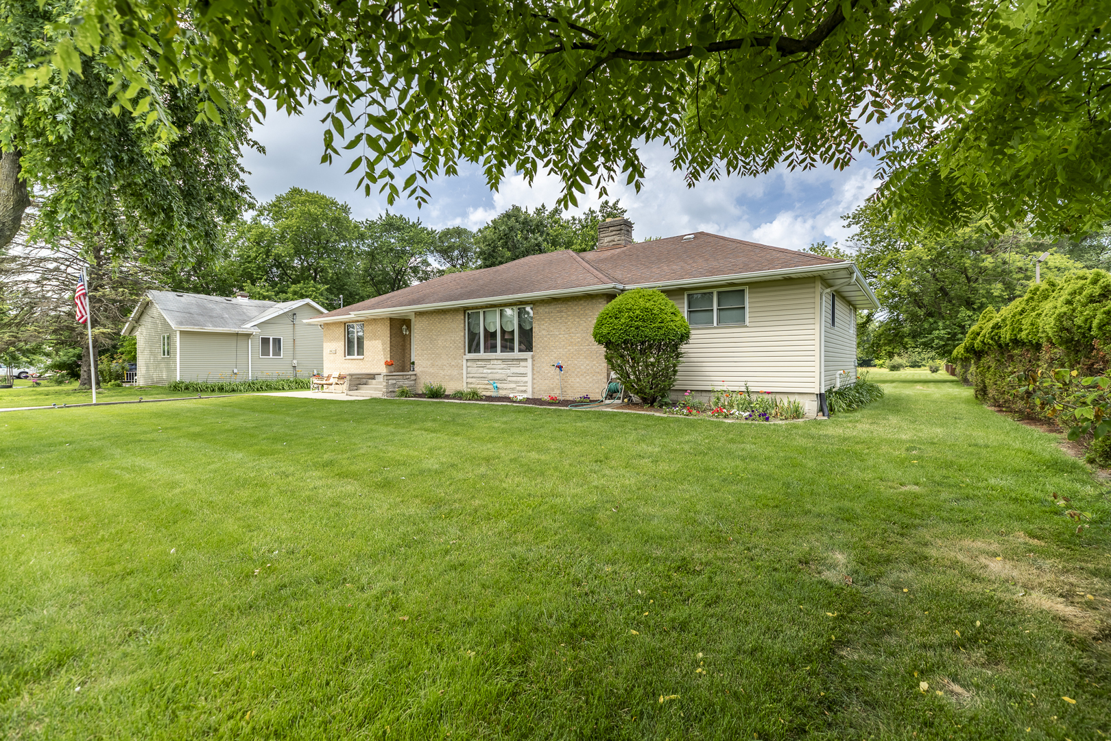 18622 Burnham Avenue Property Photo 5