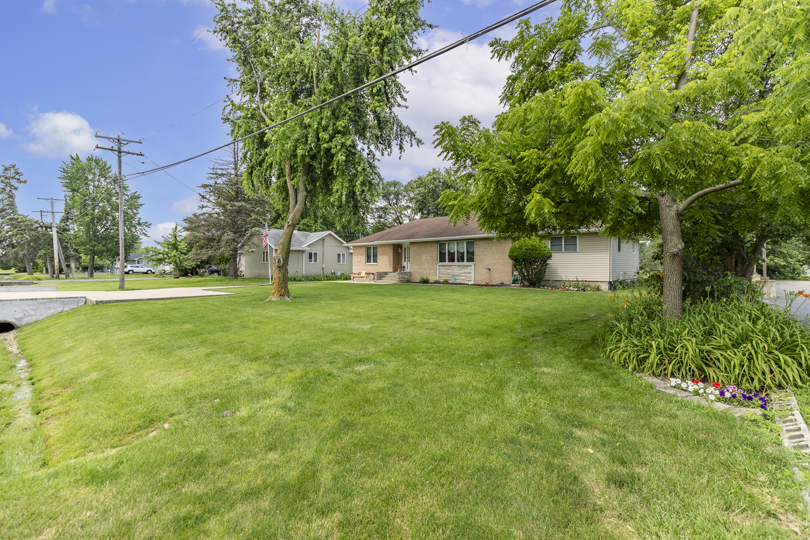 18622 Burnham Avenue Property Photo 6