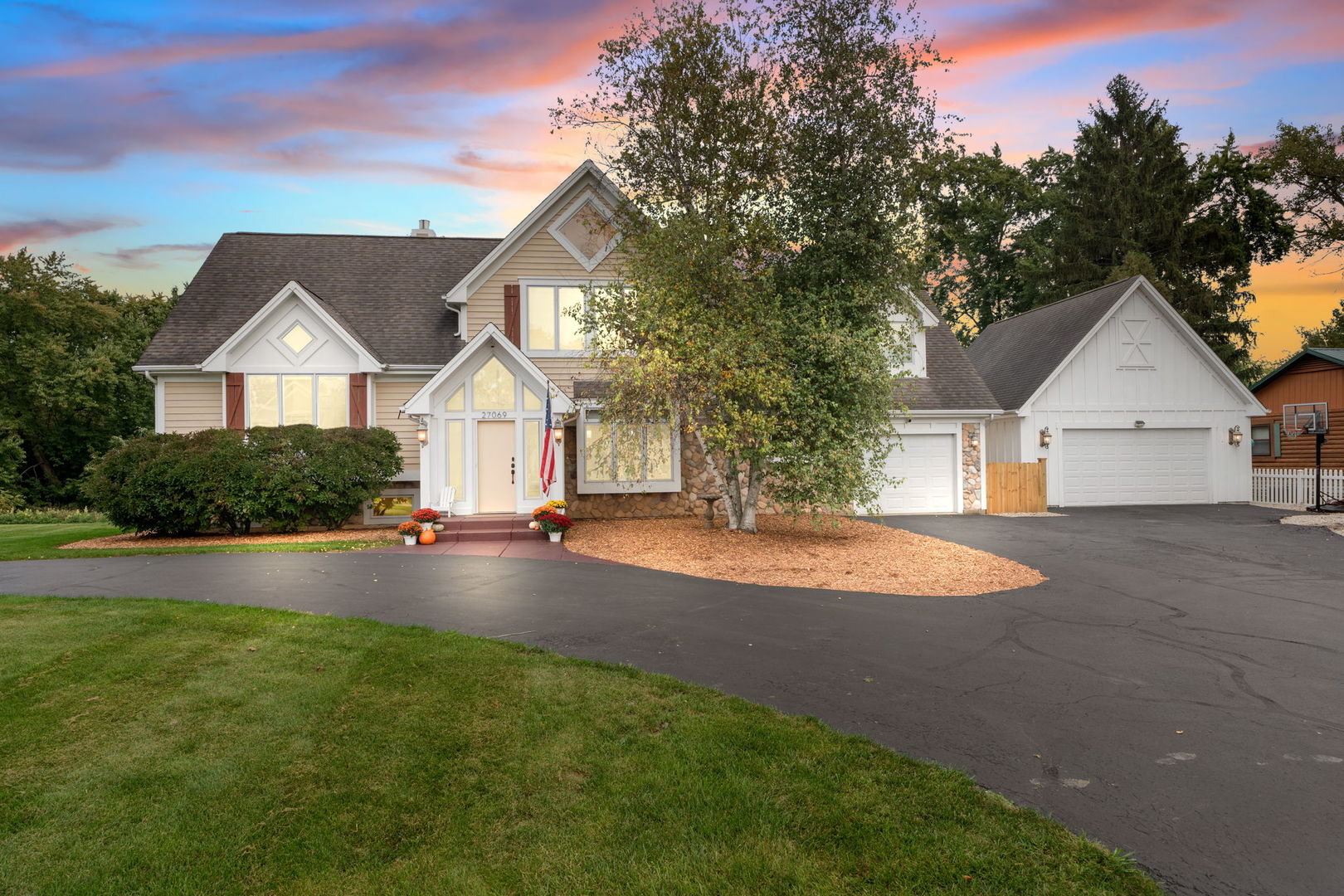 27069 W Fox River Road Property Photo 1