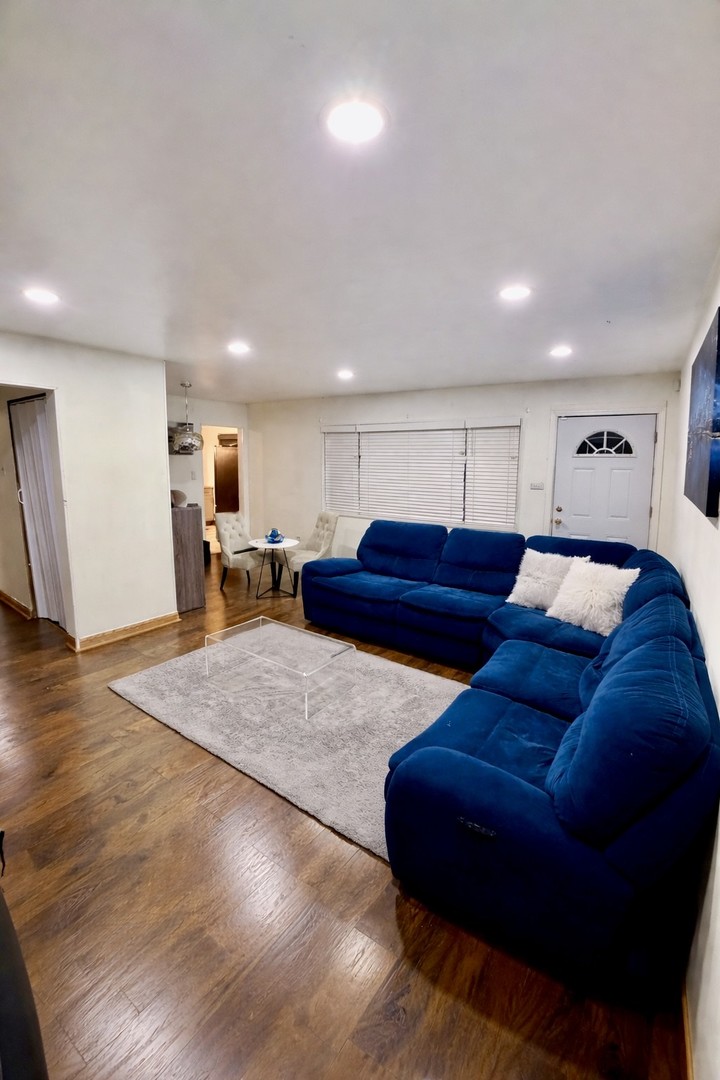 1244 Balmoral Avenue Property Photo 4
