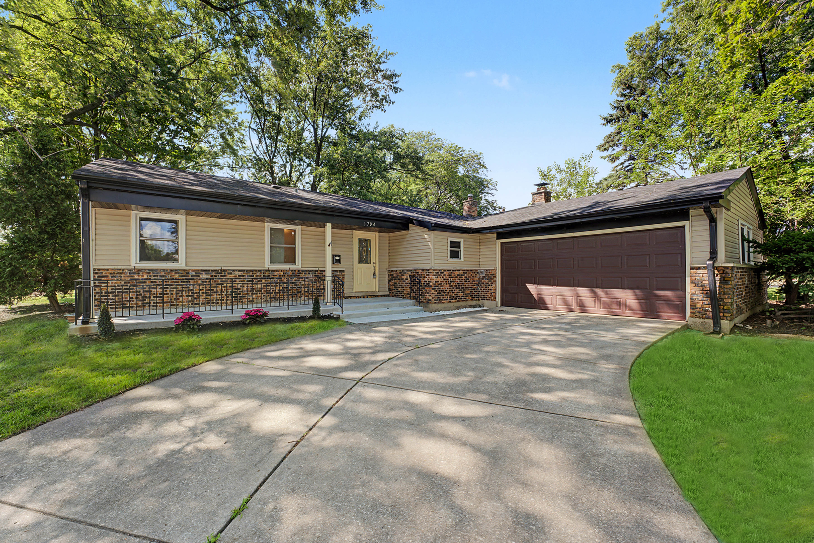 1704 S Highland Avenue Property Photo 1