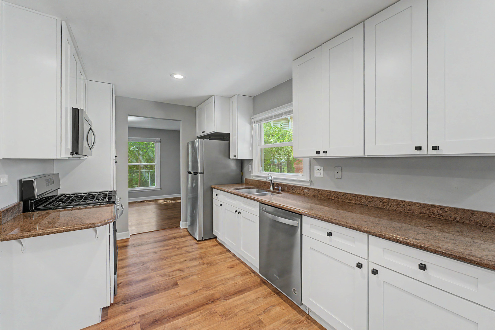 1704 S Highland Avenue Property Photo 8