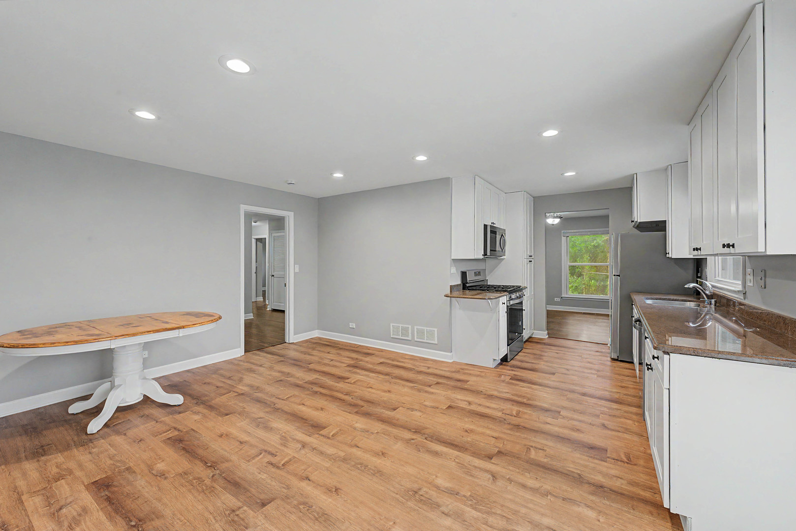 1704 S Highland Avenue Property Photo 9