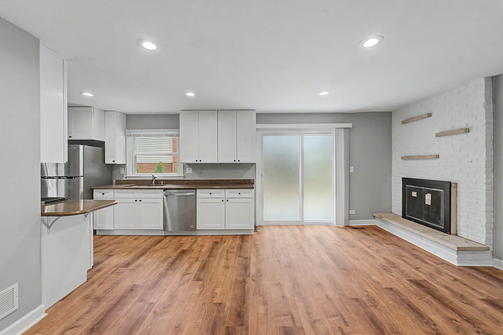 1704 S Highland Avenue Property Photo 10