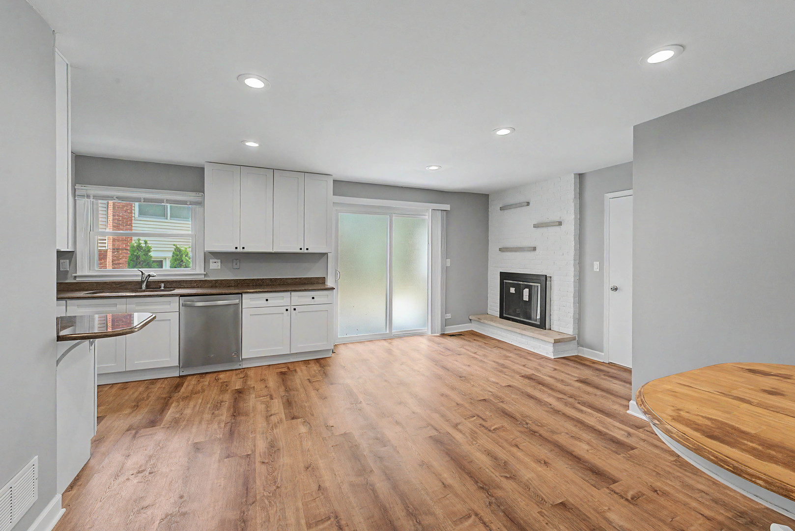 1704 S Highland Avenue Property Photo 11