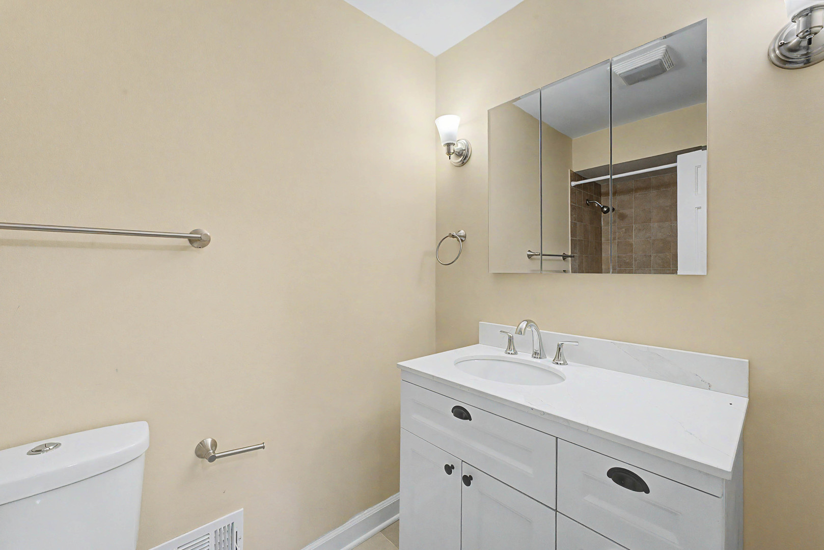 1704 S Highland Avenue Property Photo 15