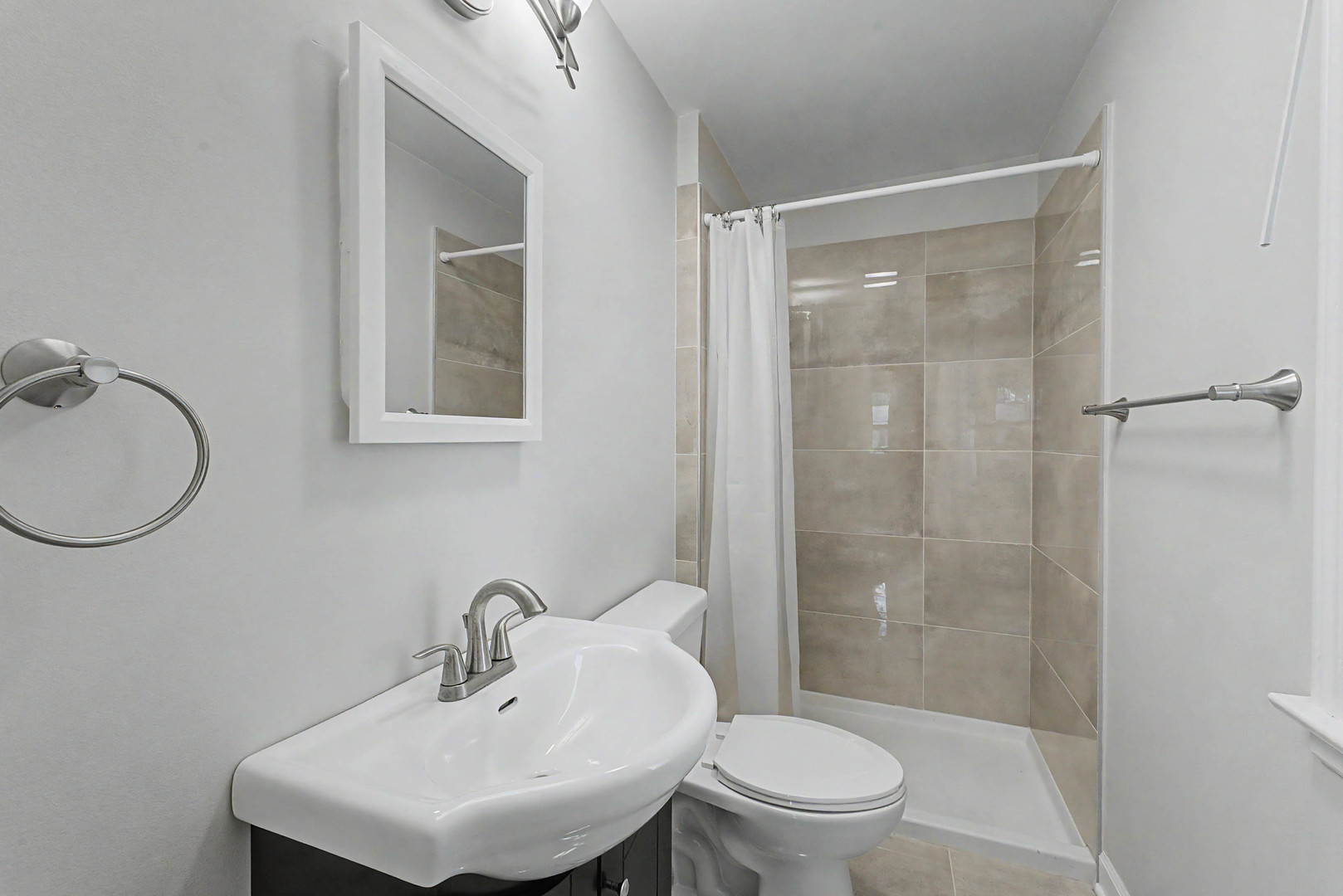 1704 S Highland Avenue Property Photo 17