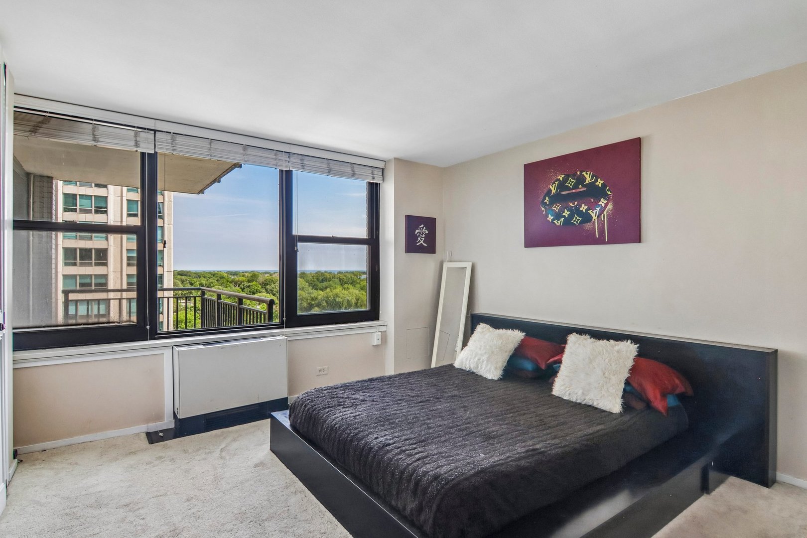 3440 N Lake Shore Drive 12b Property Photo 18