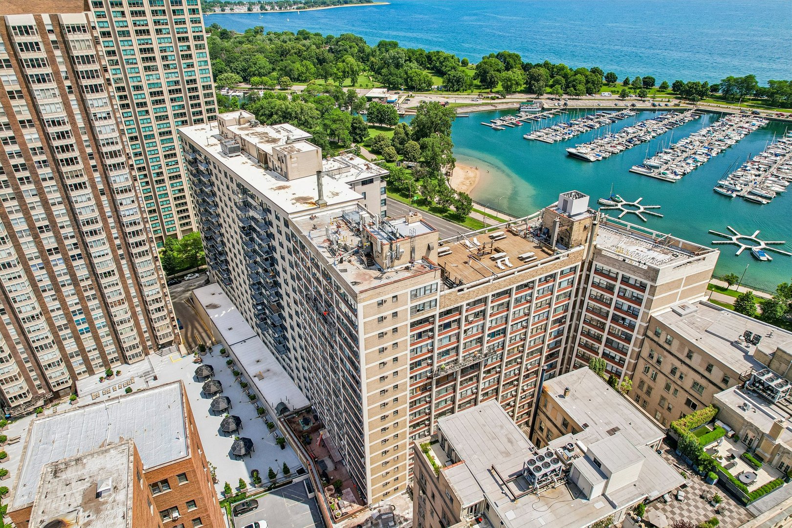 3440 N Lake Shore Drive 12b Property Photo 26
