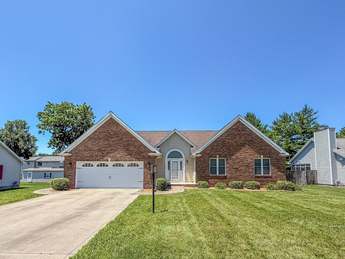 17 Lafayette Meadow Property Photo 1