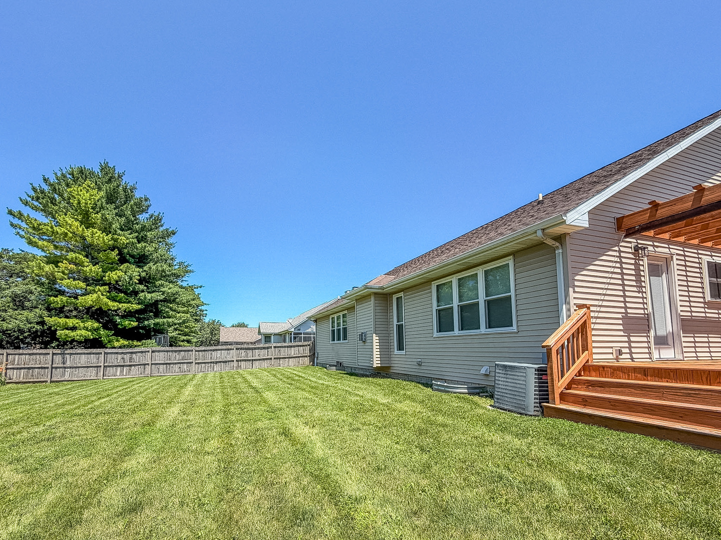 17 Lafayette Meadow Property Photo 37