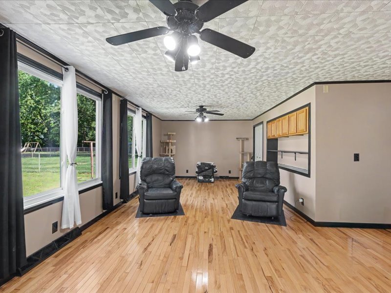 106 Bruce Street Property Photo 29