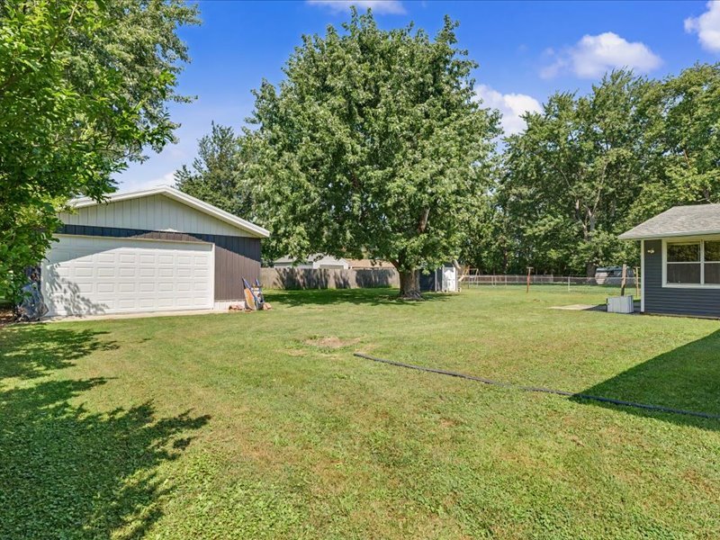 106 Bruce Street Property Photo 37