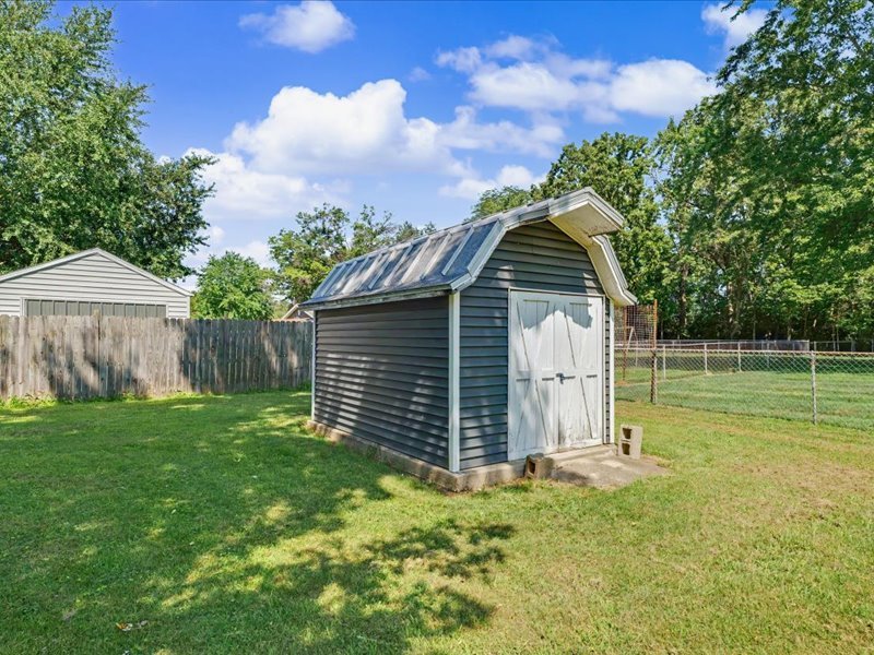 106 Bruce Street Property Photo 38