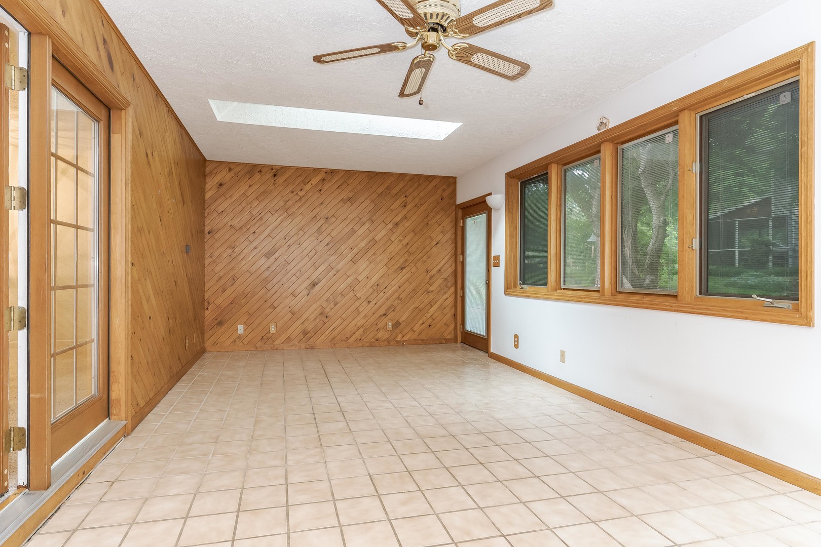 4982 Camelback Road Property Photo 9