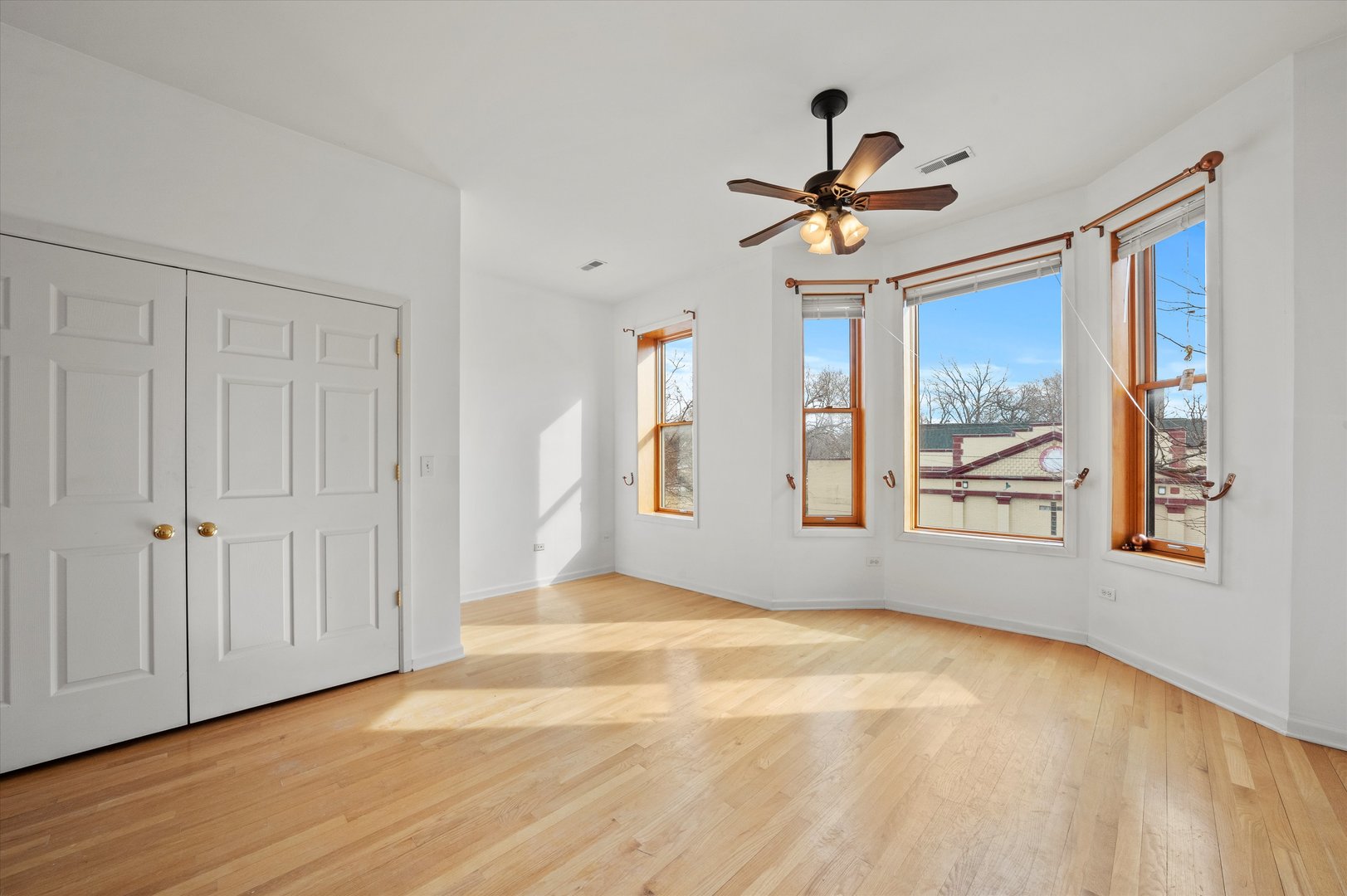 716-718 W 51st Street Property Photo 9
