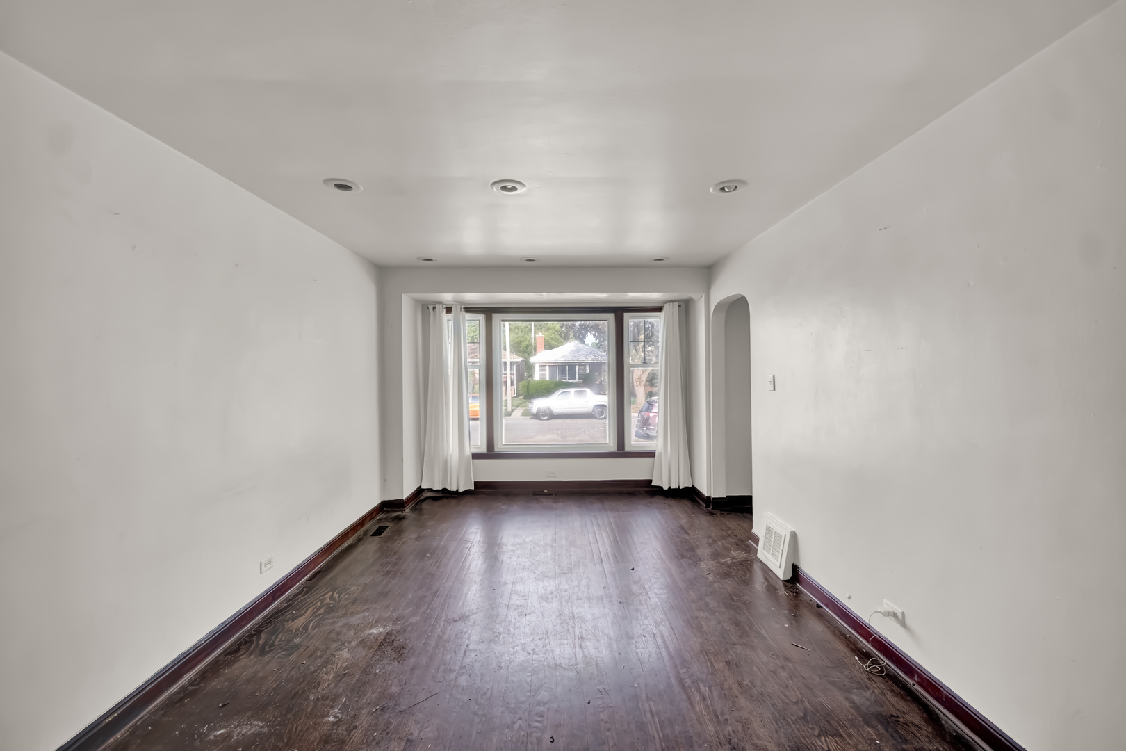 14424 S Lowe Avenue Property Photo 2