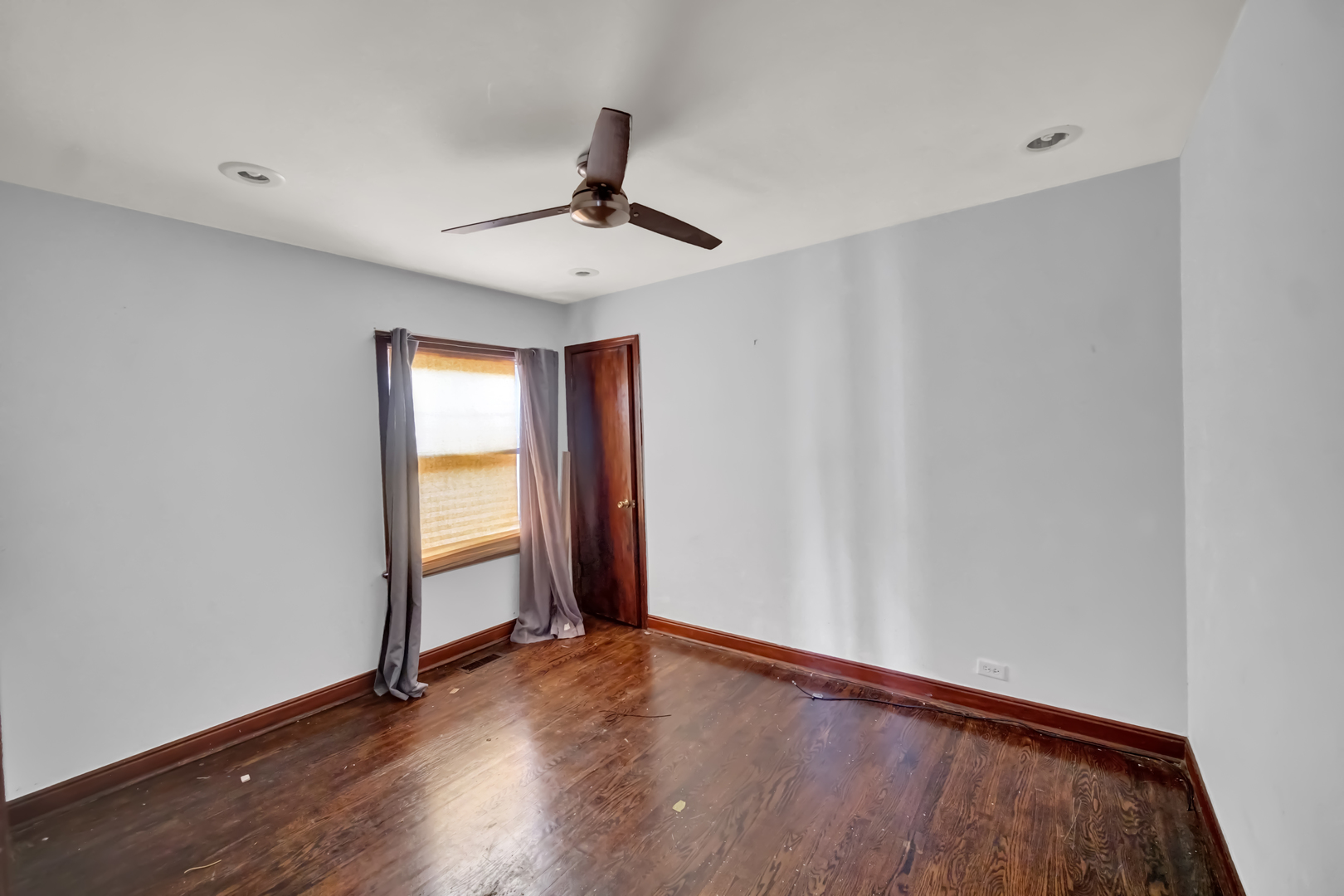 14424 S Lowe Avenue Property Photo 7