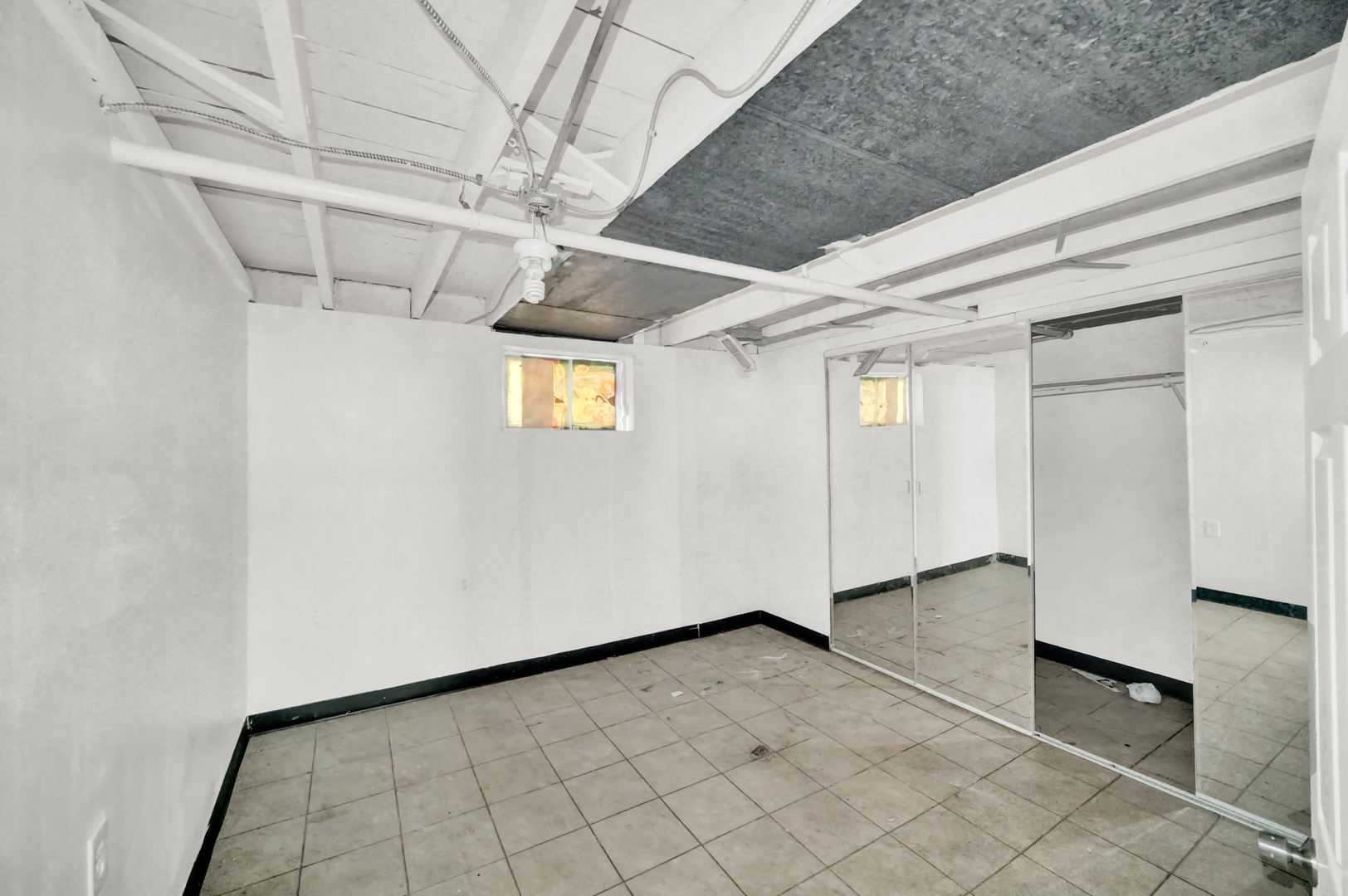 14424 S Lowe Avenue Property Photo 11