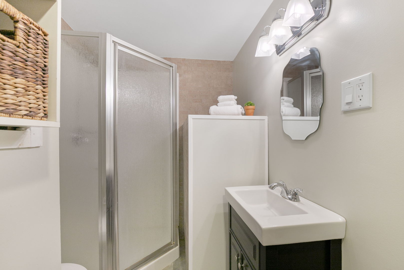 1814 Hazelwood Drive Property Photo 14