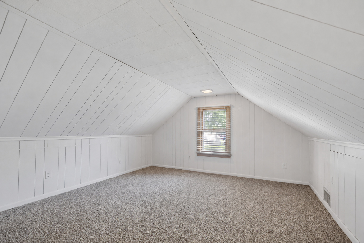 29 Atwater Parkway Property Photo 19