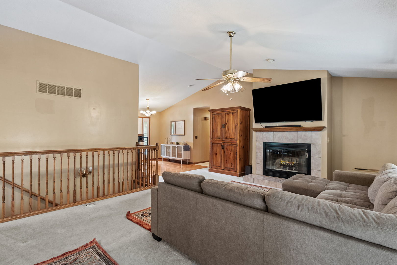 220 Benton Street Property Photo 7