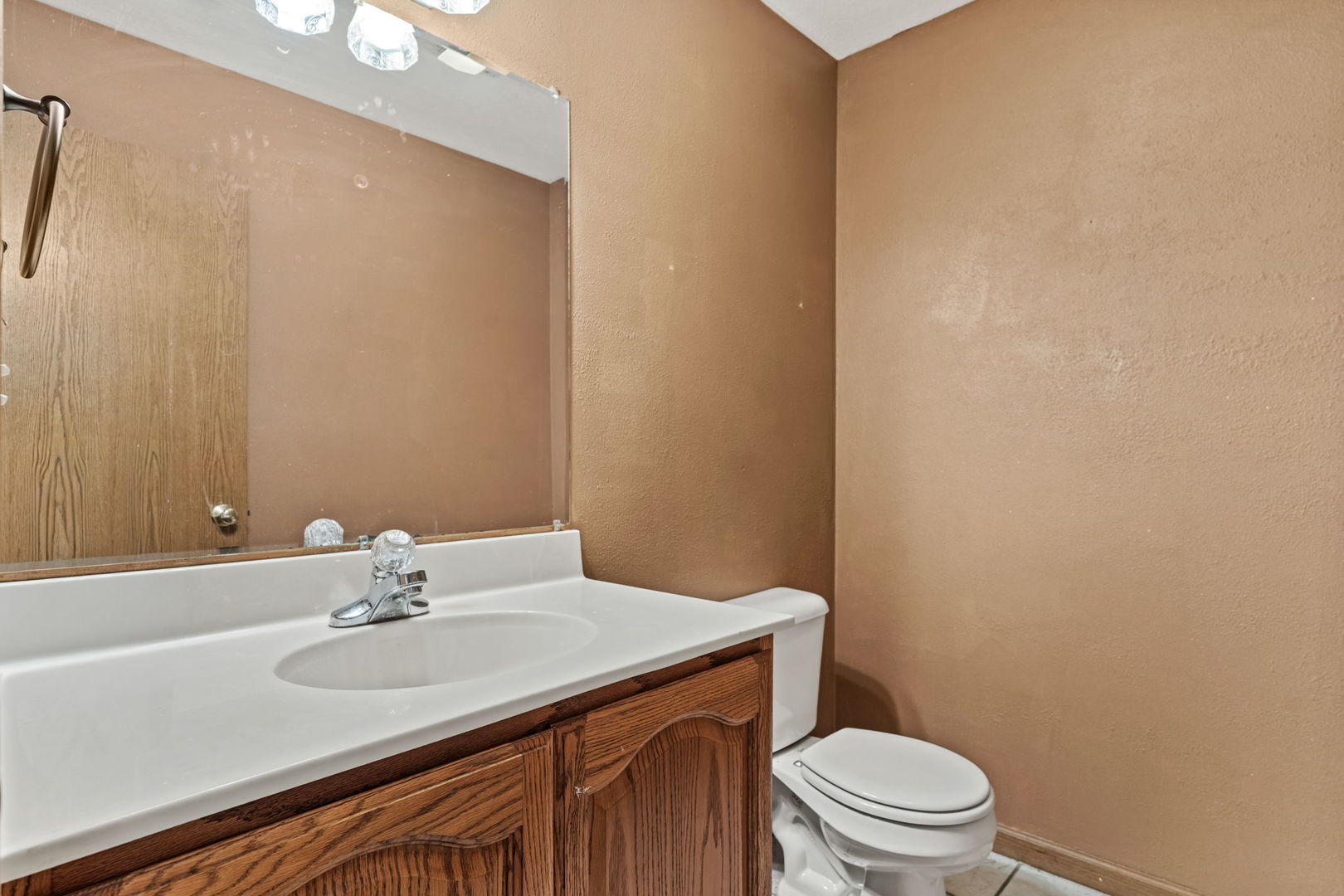 220 Benton Street Property Photo 25