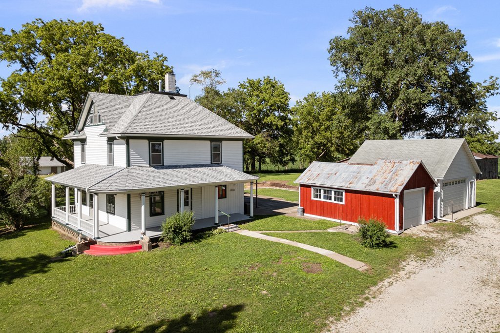 12817 256th Street Property Photo 4
