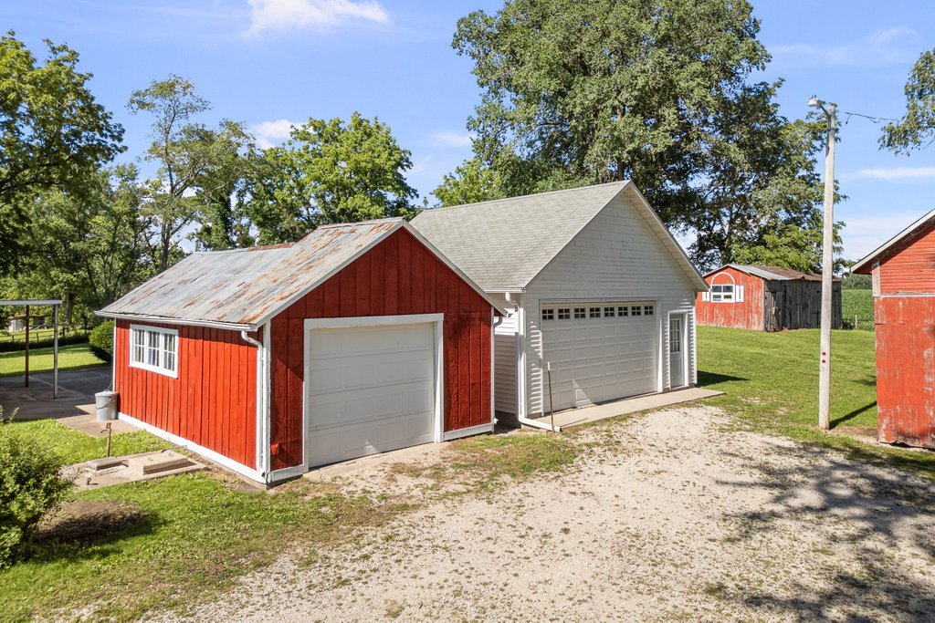 12817 256th Street Property Photo 6
