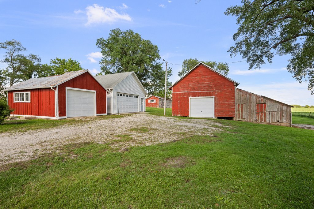 12817 256th Street Property Photo 14
