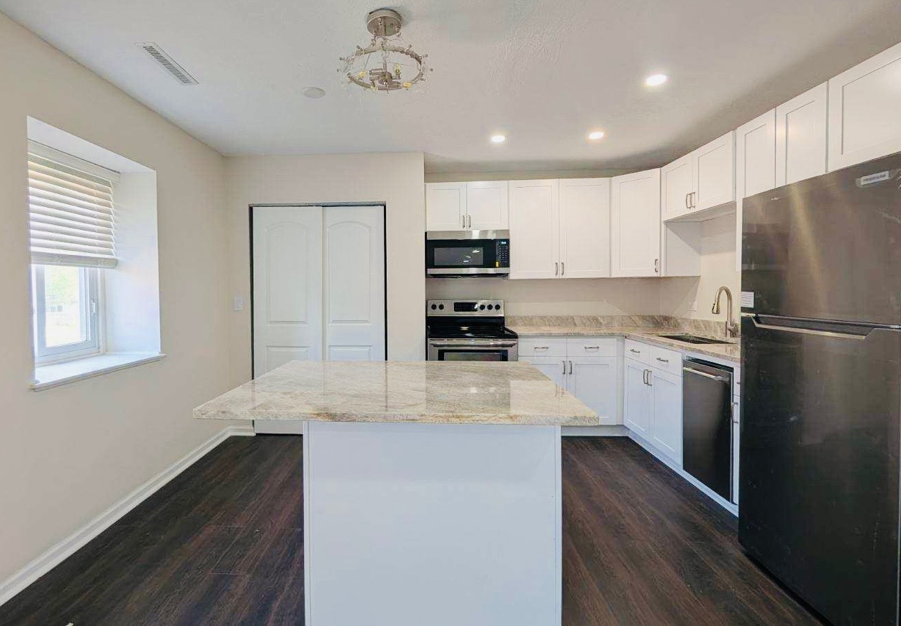 12689600 Property Photo 4