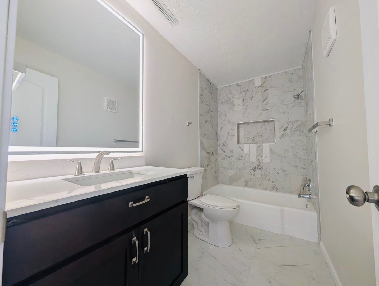 12689600 Property Photo 6