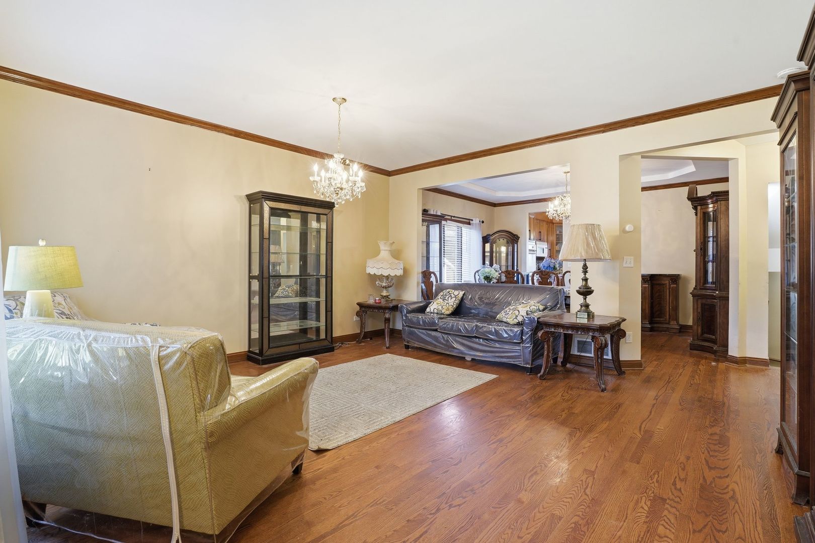 5733 W 97th Street Property Photo 8