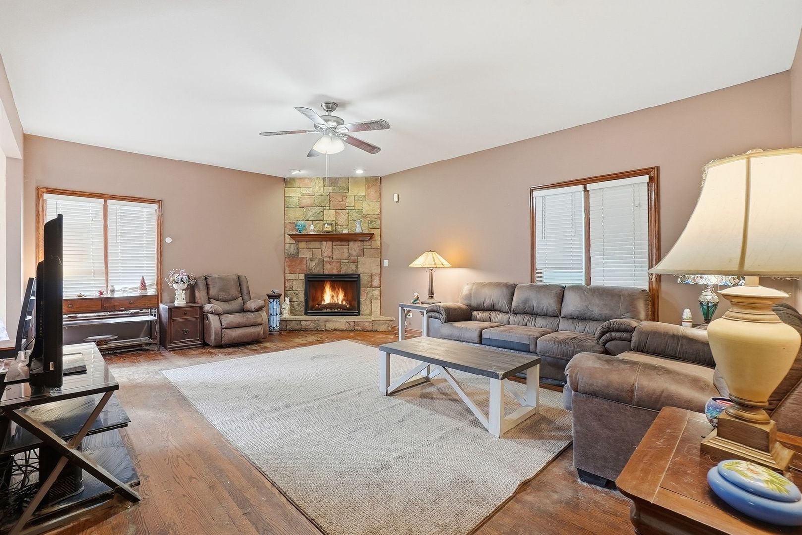 5733 W 97th Street Property Photo 14