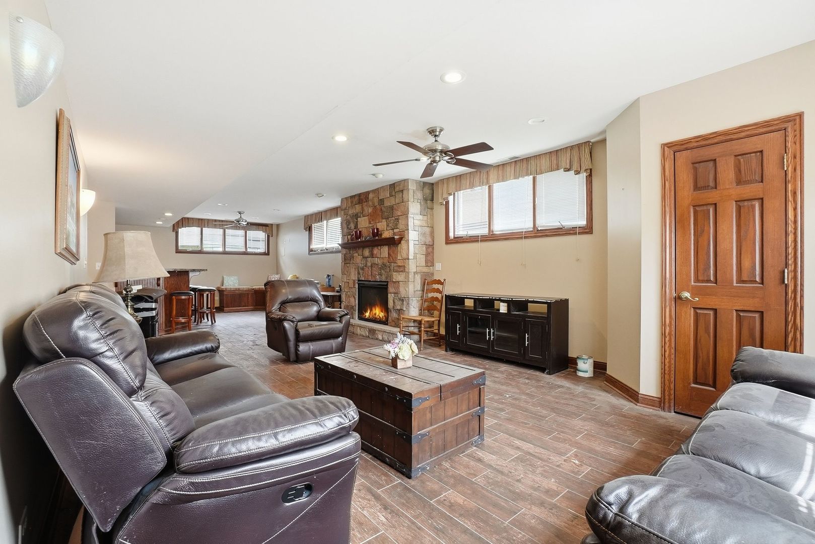 5733 W 97th Street Property Photo 17