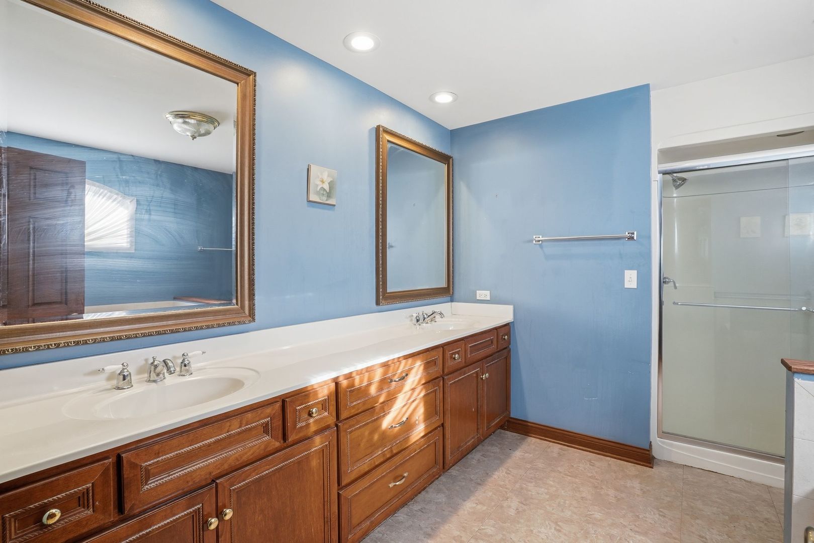 5733 W 97th Street Property Photo 26