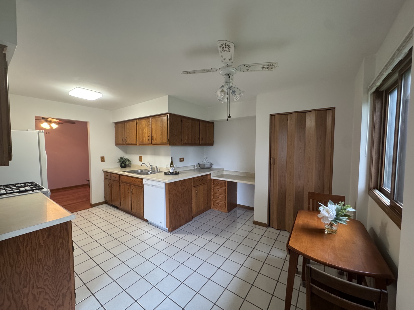 650 Waverly Drive B Property Photo 6