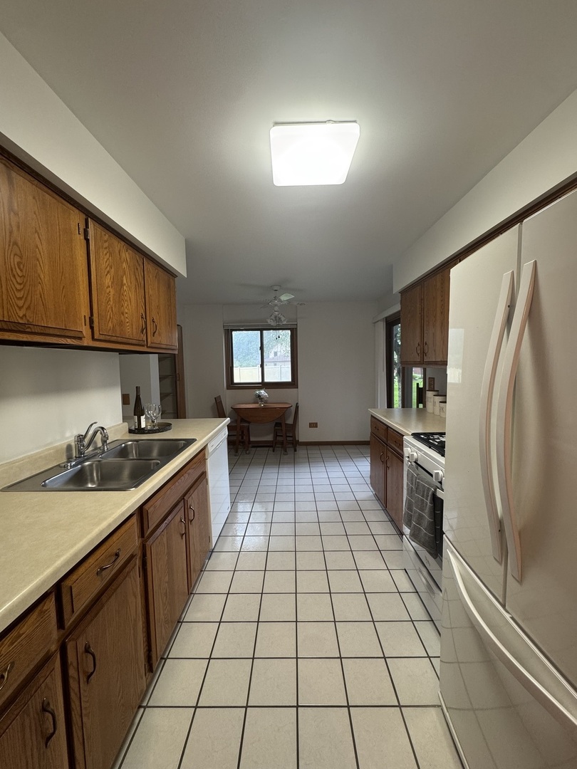 650 Waverly Drive B Property Photo 10
