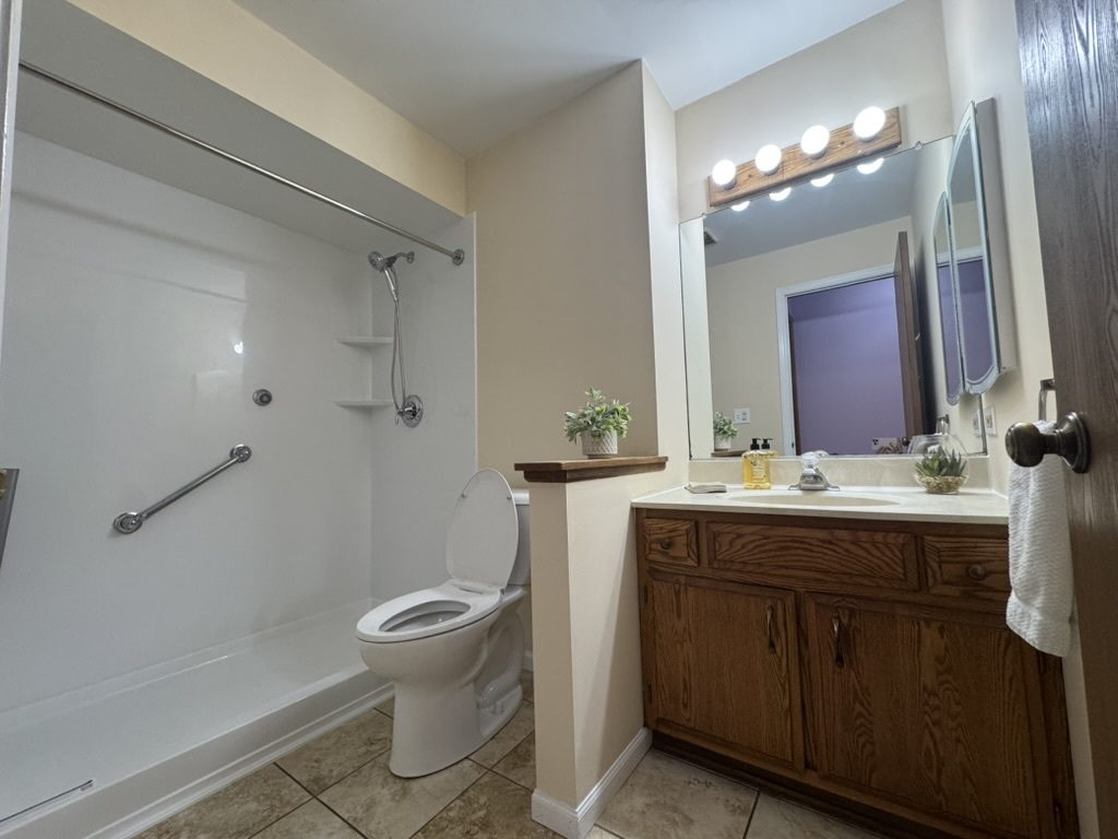 650 Waverly Drive B Property Photo 11