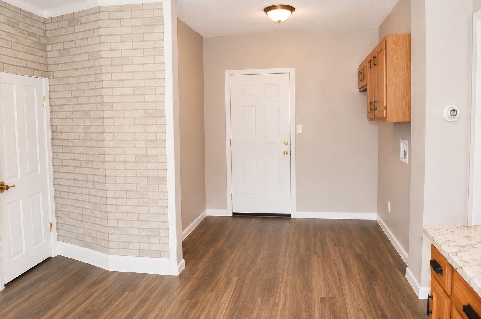 301 4th Avenue Property Photo 7