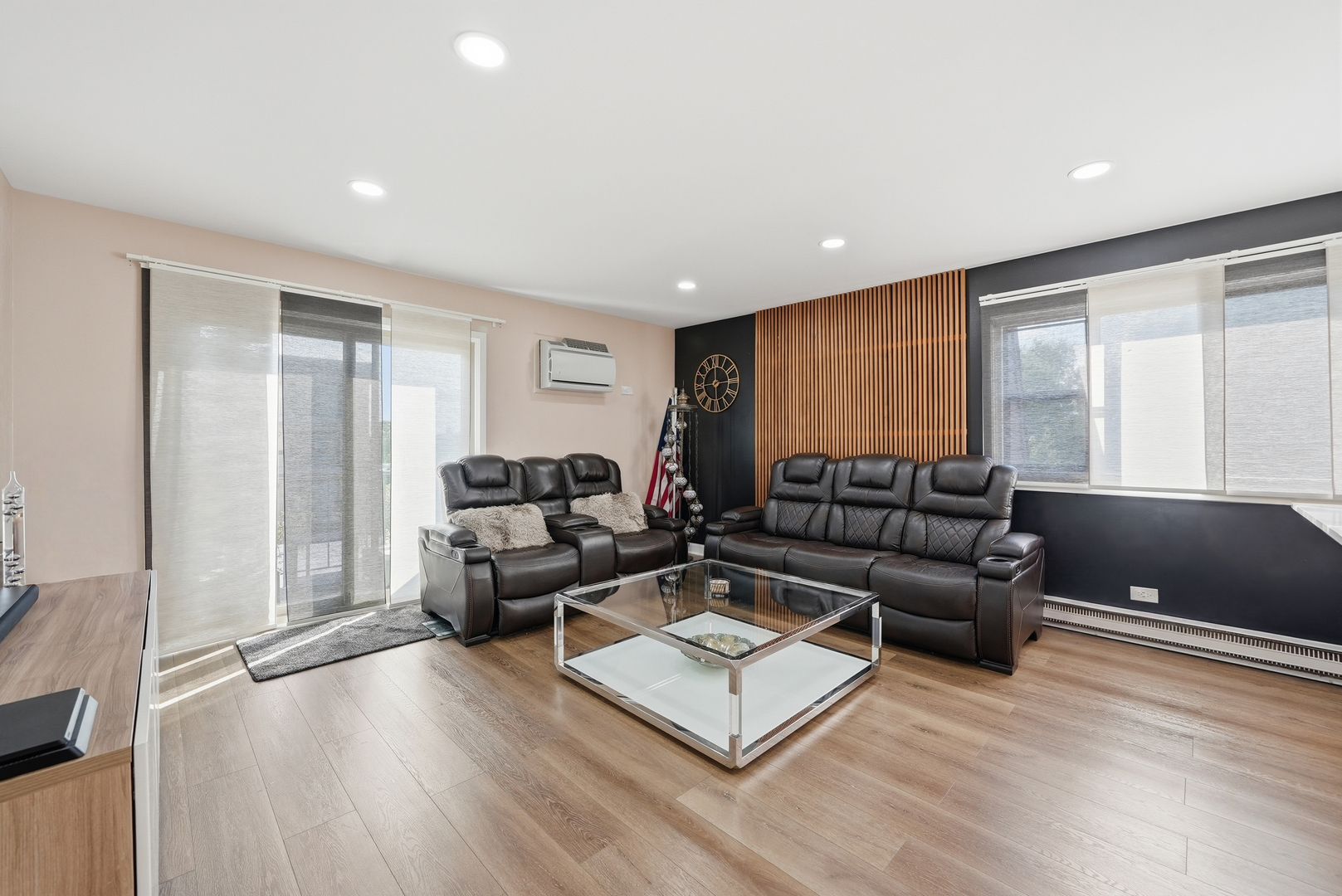 6233 N Niagara Avenue 4a Property Photo 3