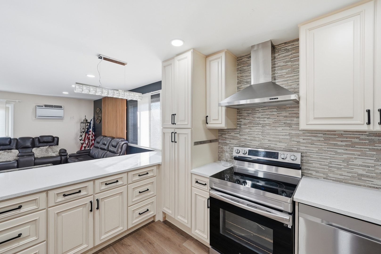 6233 N Niagara Avenue 4a Property Photo 7